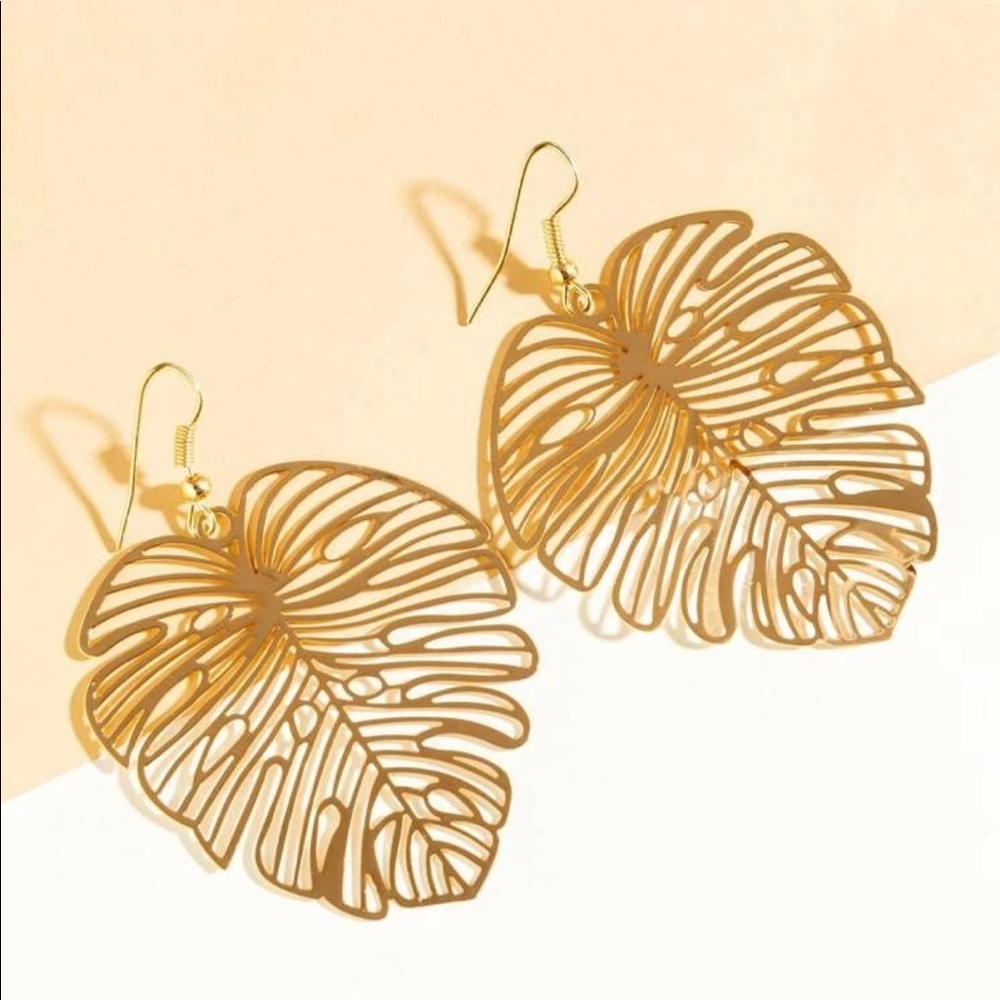 • Sienna • Leaf Drop Earrings - Picture 4 of 5